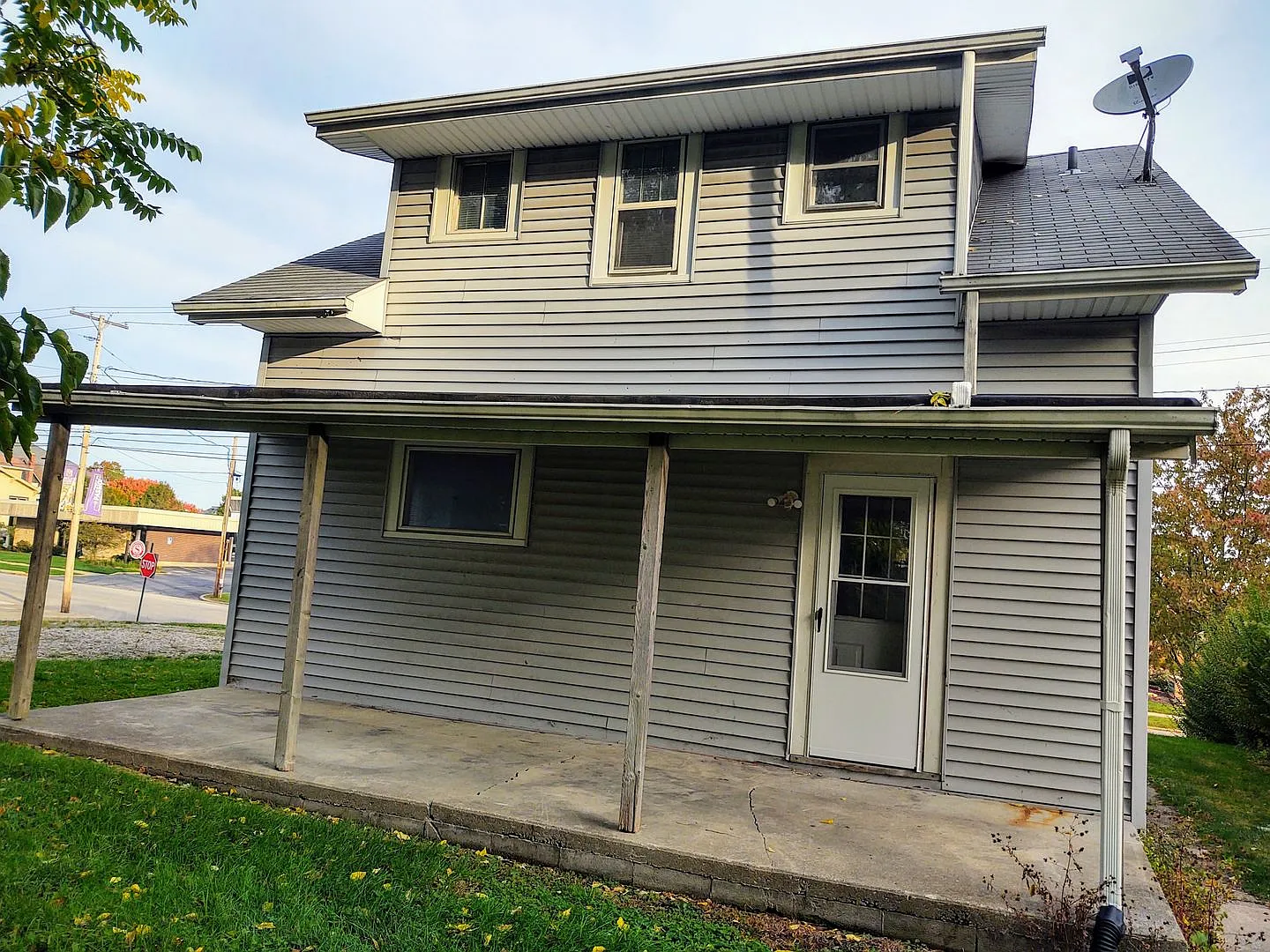 Three Bedroom House — Photo 2