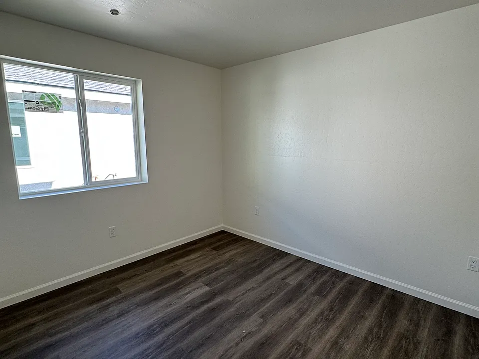 2nd Bedroom.