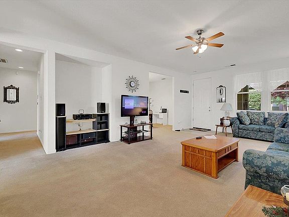 4th image of 9595 Waterman Ave
