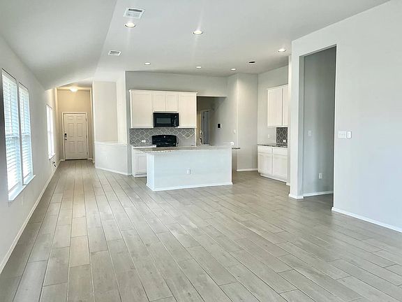 4th image of 1340 Low Branch Ln