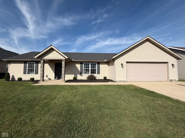 1009 S Creek Dr W, Greensburg, IN 47240
