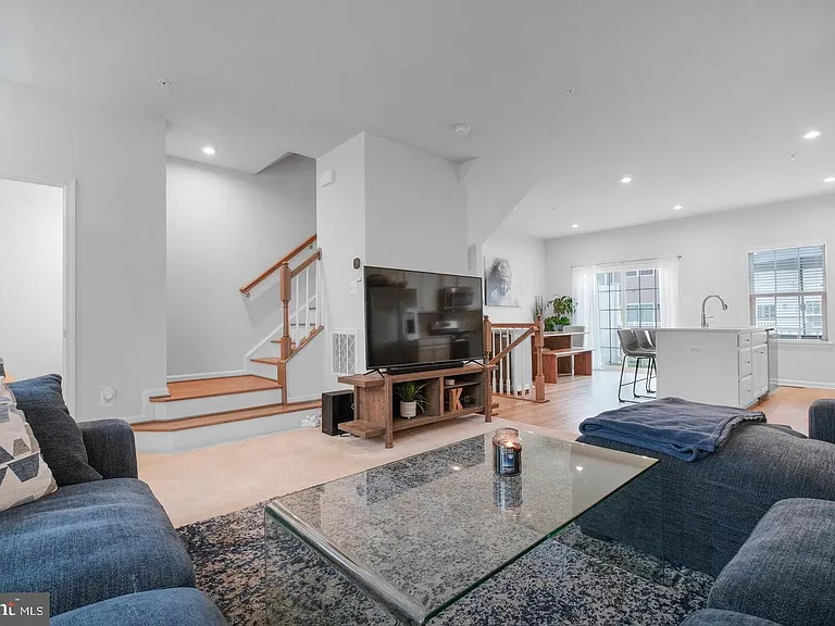 52 Caswell Dr — Photo 6