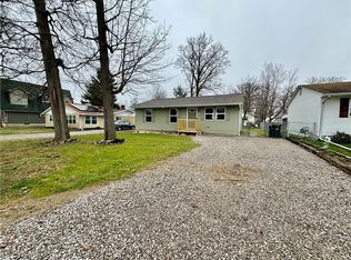 369 Essex Rd, Vermilion, OH 44089