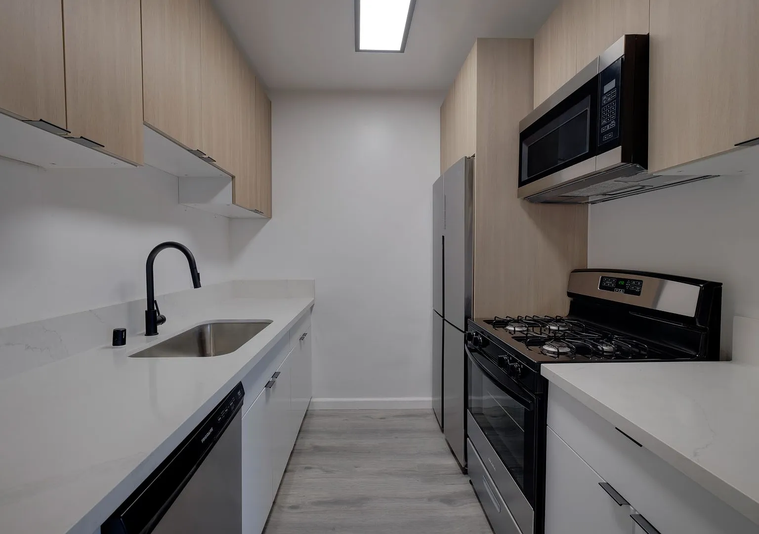 1301 Michigan Ave — Photo 2