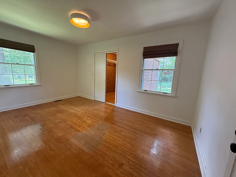 1007 Fowler St — Photo 24