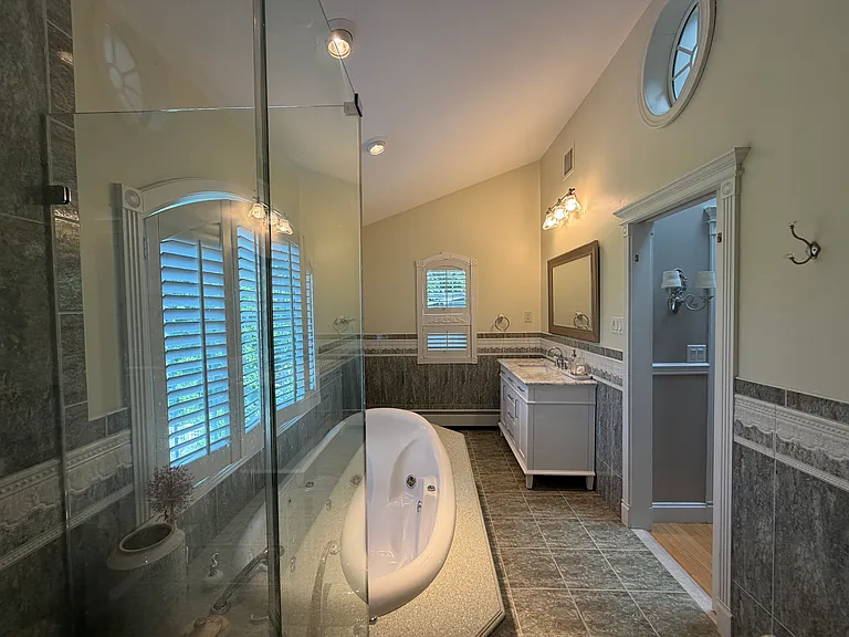 24 Arlington Ave — Photo 16