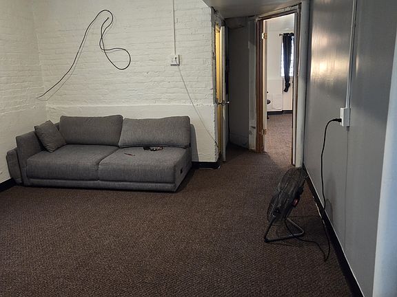 4th image of 10046 S Bensley Ave