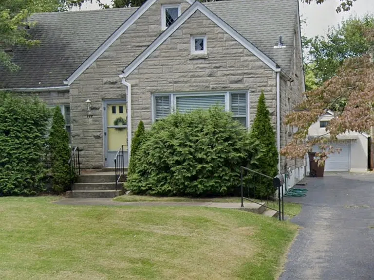 114 Ridgeway Ave — Photo 1