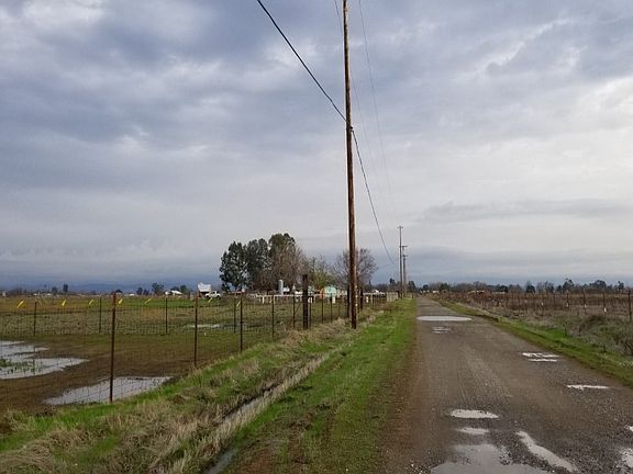 4th image of 6610 Shaw Ln