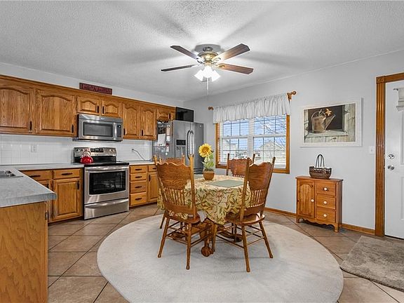 2nd image of 2303 NE Maybrook Dr