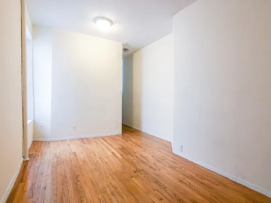 Rented by City Connections Realty | media 8