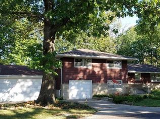 1415 14th St, Charleston, IL 61920
