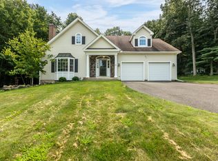 6 Boulder Ridge Dr, Ellington, CT 06029