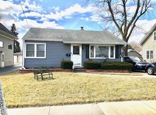 427 S Elmwood Dr, Aurora, IL 60506