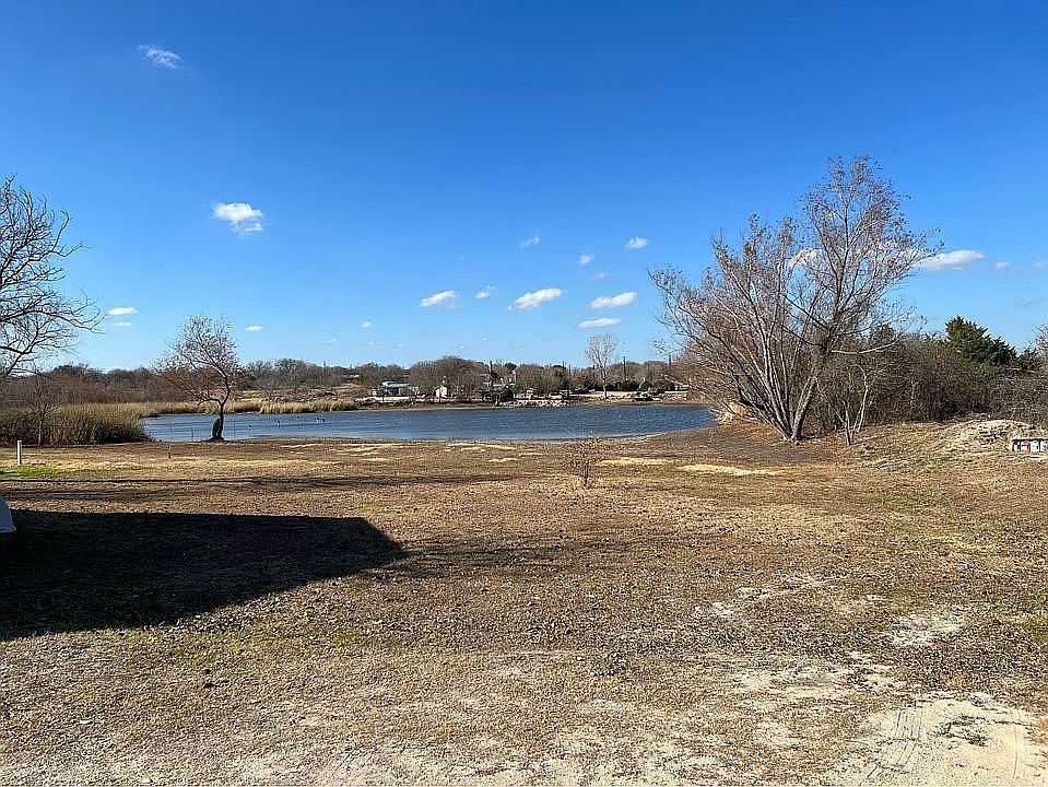 1st image of 306 Cresthill Cswy