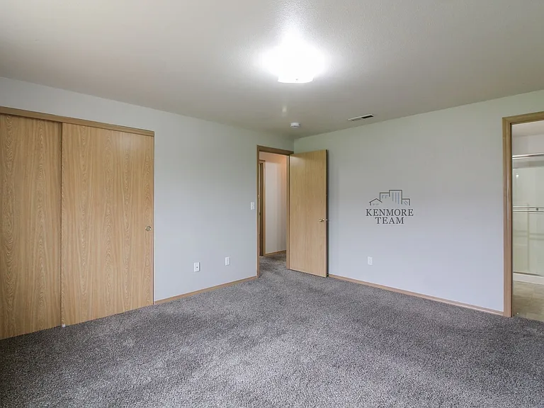 4215 Cochins Ln — Photo 9