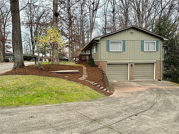 2nd image of 103 Oakwood Pl