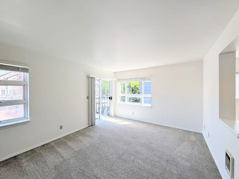 5261 Brooklyn Ave NE #202 — Photo 5