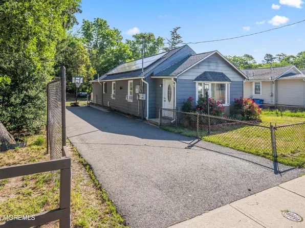 213 Manapaqua Avenue, Lakehurst, NJ 08733