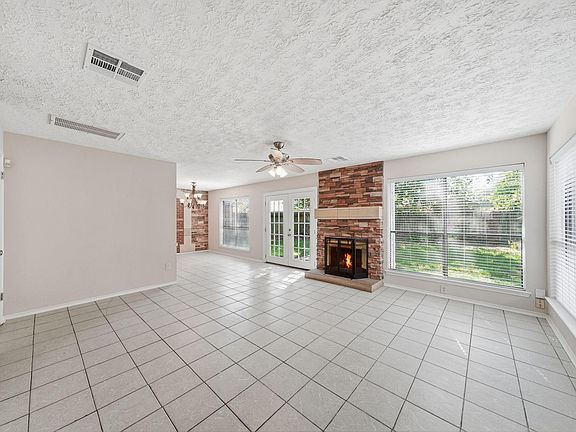 3rd image of 5203 E Pagewick Dr