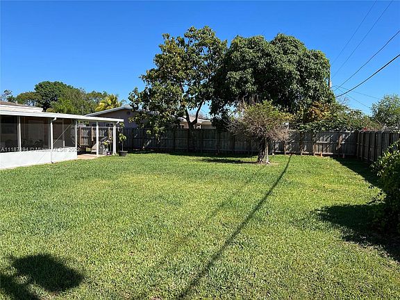 2nd image of 20625 Leeward Ln