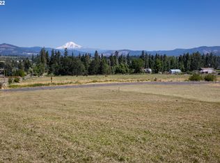 Davis Dr #1, Hood River, OR 97031