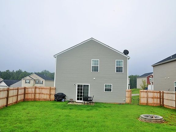 3rd image of 6611 Glenville Dr