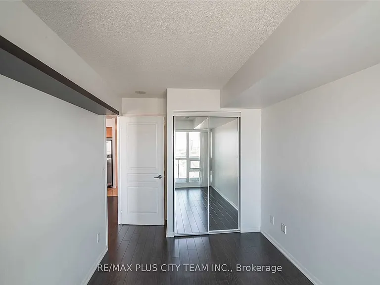 18 Yonge St #1809 — Photo 9