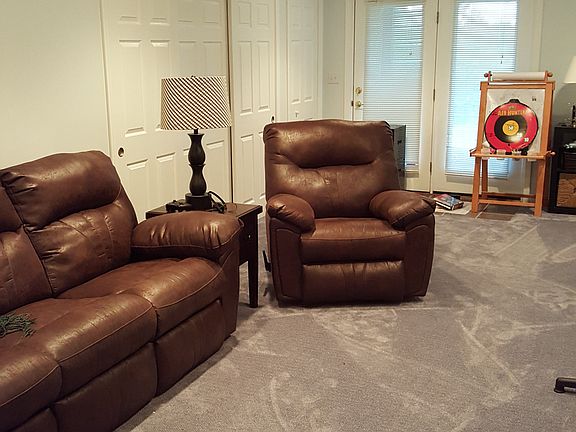 4th image of 1636 Royal Oak Dr