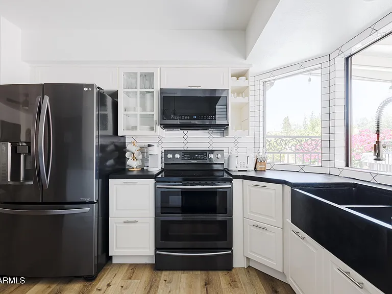 5226 E Kathleen Rd — Photo 6