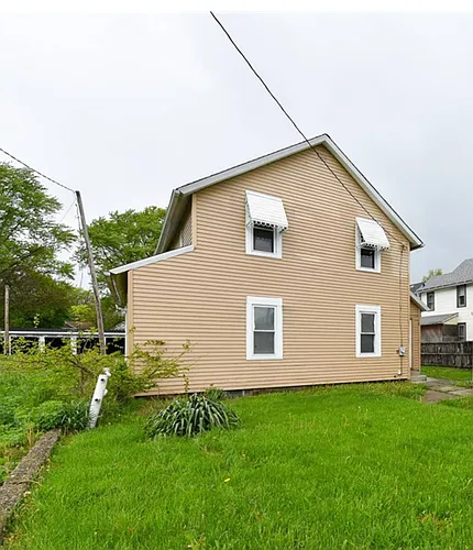 302 Wooster Rd N Photo 1