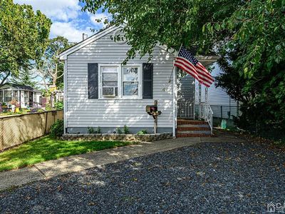 4 Heims Ln, Sayreville, NJ, 08872