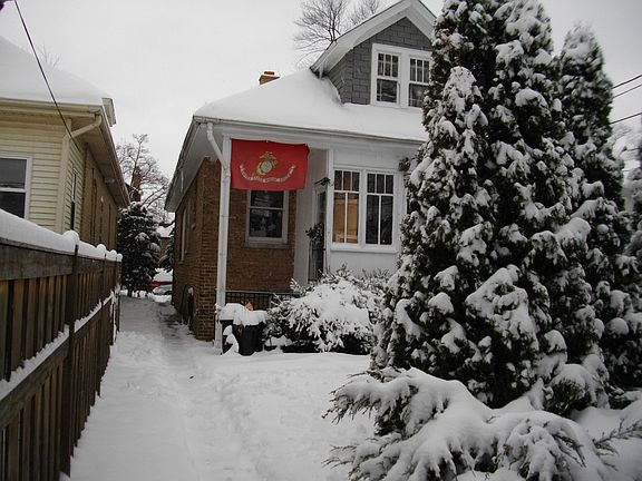 3rd image of 2550 W Farwell Ave