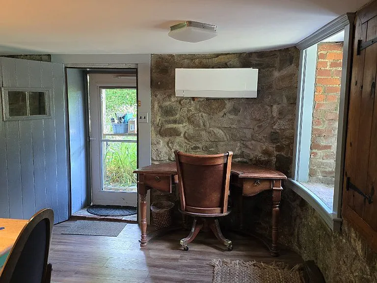 16 Middle Valley Rd — Photo 4
