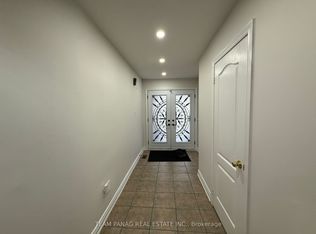 52 Sweet Clover Cres N, Brampton, ON L6R2Z9