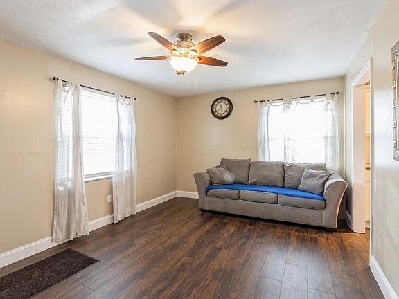 3rd image of 4838 Woodend Ave