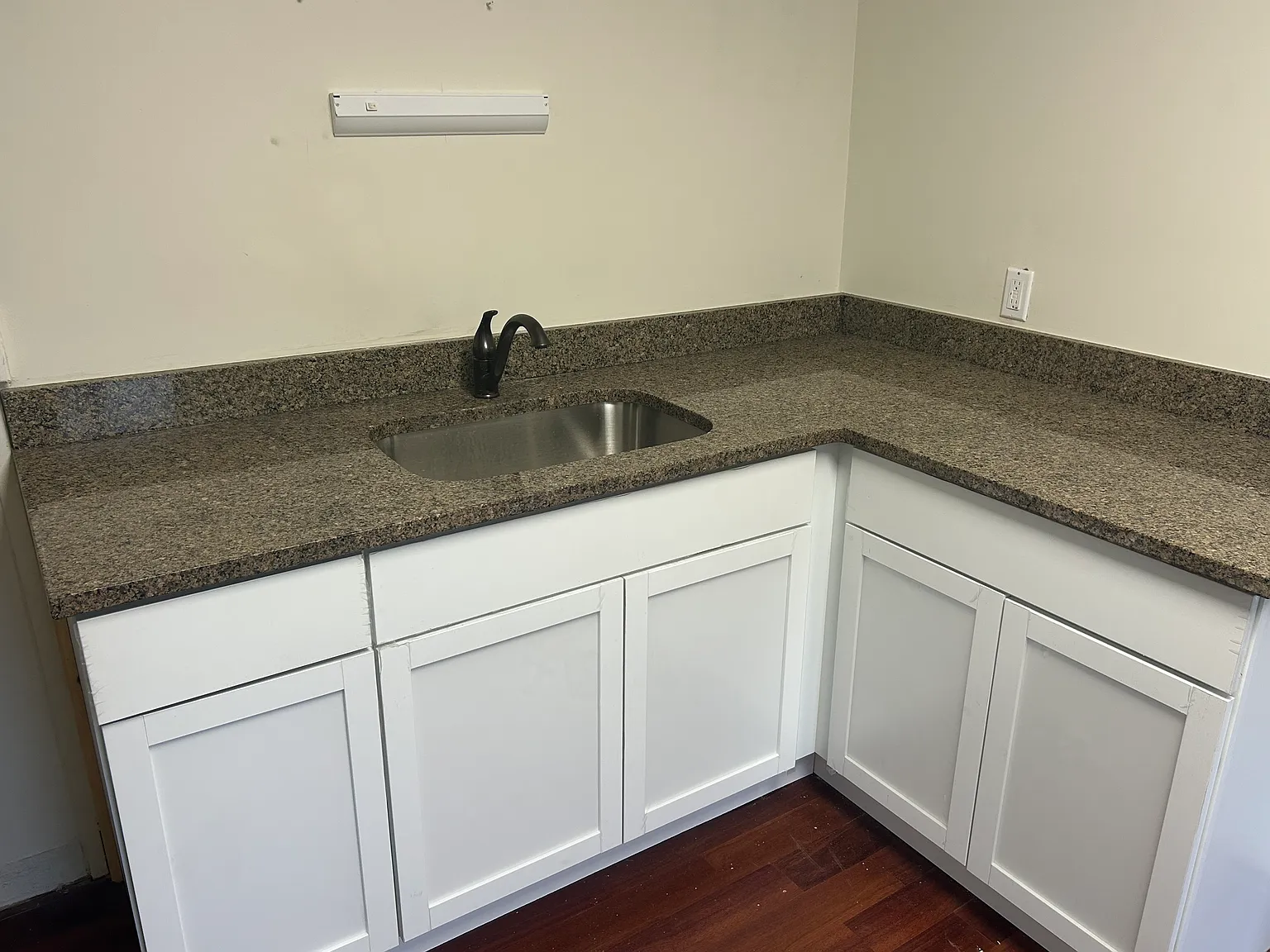 5 bed, 1344 sqft, $2,395 — Photo 1