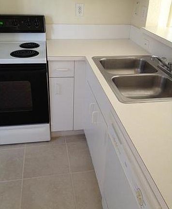 5th image of 14074 SW 121st Pl