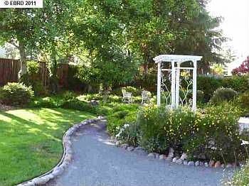 4th image of 514 Burwood Way