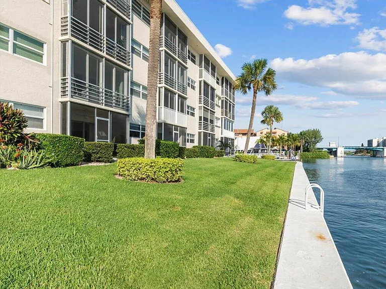 20 Yacht Club Dr #104 — Photo 6