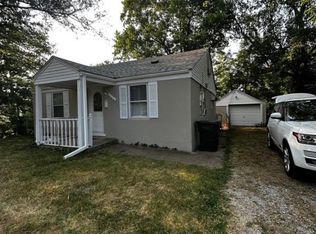 2004 W Leafland Ave, Decatur, IL 62522