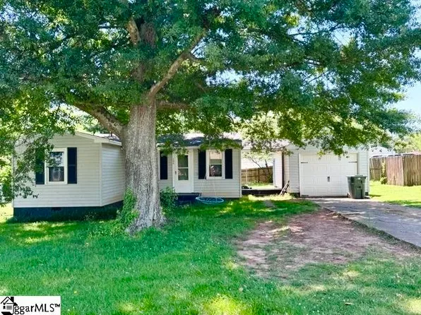 104 Esther Dr, Easley, SC 29642