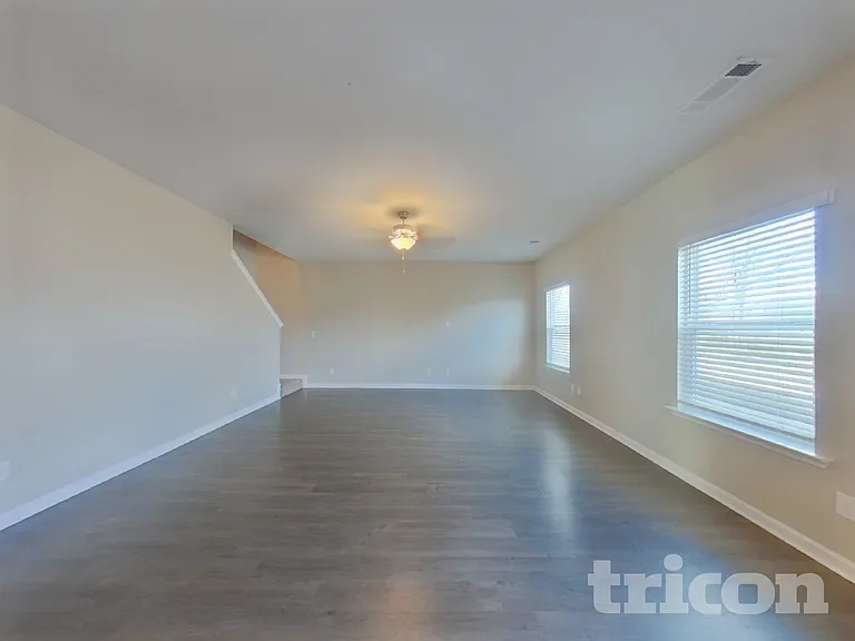 1392 Deutz Dr — Photo 3