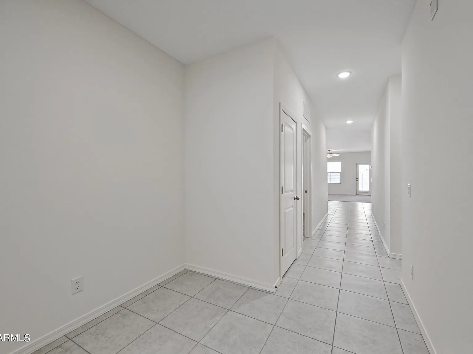 4 bed, 3.0 bath, 1912 sqft, $1,895 — Photo 3