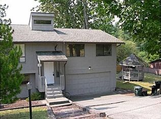 1821 Dakin St, Bellingham, WA 98229