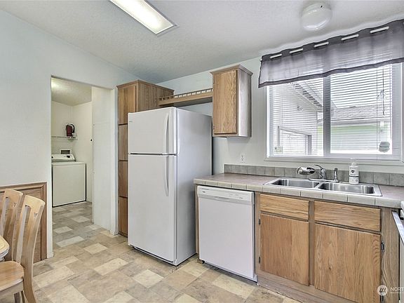 5th image of 9526 20th Avenue Ct E