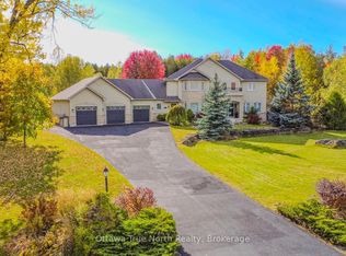 1530 Lords Manor Ln, Ottawa, ON K4M 1K3