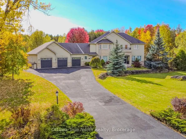 1530 Lords Manor Ln, Ottawa, ON K4M 1K3