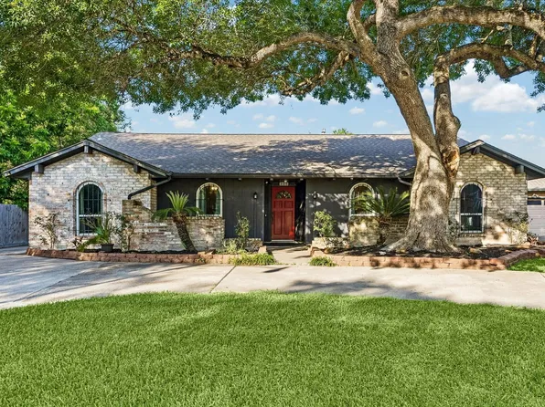306 Lafayette Ln, League City, TX 77573