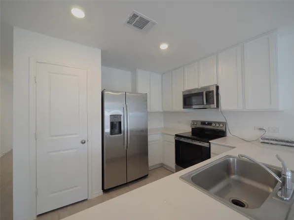 337 Rancho Del Cielo Loop, Jarrell, TX 76537